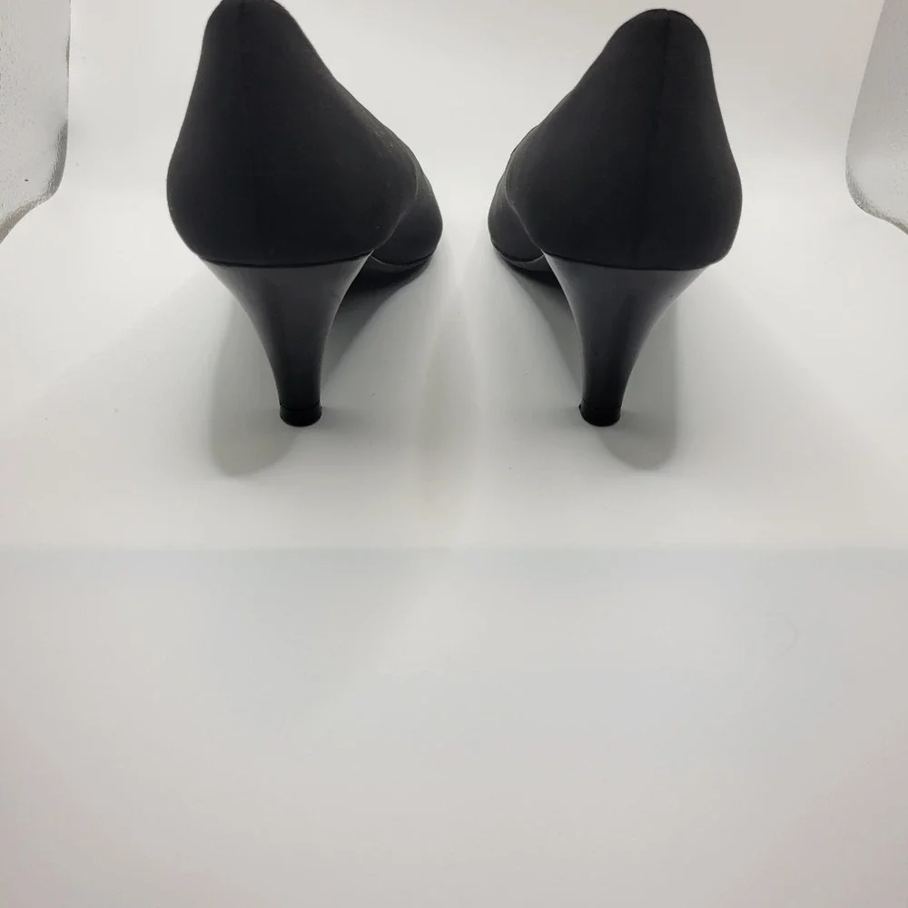 Coach and Four Women Black Slip On Satin Pump with 2.5 Inch Heel Size 7.5 Office